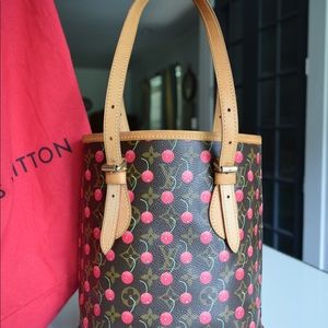 Louis Vuitton  bucket Limited edition